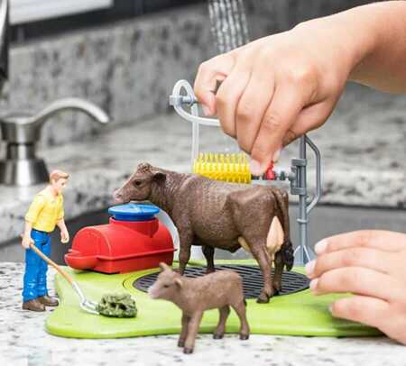 Schleich Happy Cow Washer Toy 42529