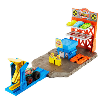 Hot-Wheels Monster Truck Demolition at the HFB12 station