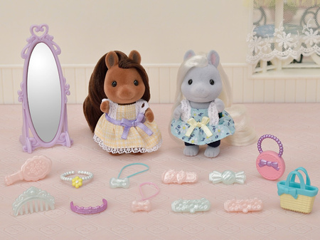 SYLVANIAN Friends of a pony with long hair + accessories 05650