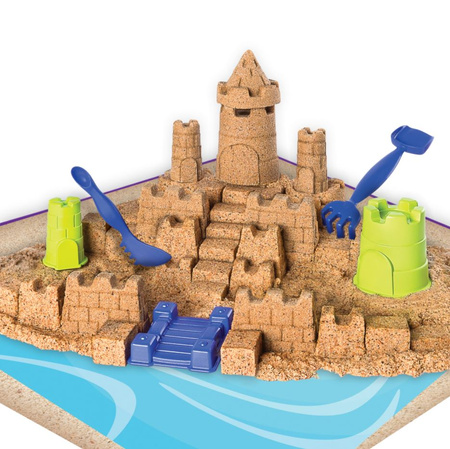 Château de sable cinétique sur la plage 6044143 - Amusement créatif pour les enfants