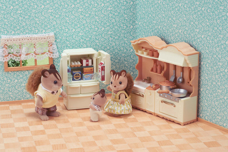 Sylvanian Families Cuisine de campagne avec réfrigérateur 05341 - ensemble de jeu