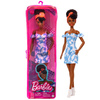 Poupée Barbie Fashionistas dans une robe HBV17