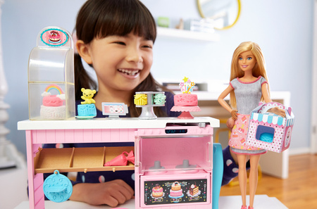 Coffret Barbie Atelier de Pâtisserie + poupée GFP59