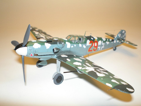 Modèle d'avion MISTERCRAFT BF-109G-5R6 Roten Jag. Échelle 1:72 31084