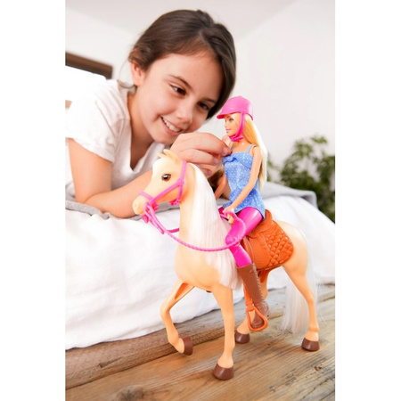 Poupée Barbie + cheval de base FXH13