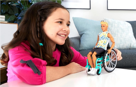 Poupée Barbie Ken en fauteuil roulant GWX93