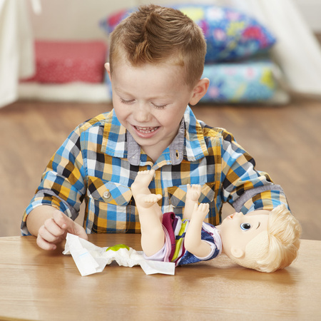 Blond boy with a mixer E0635