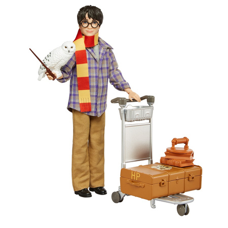 Harry Potter Set with a Peron 9 3/4 GXW31 doll