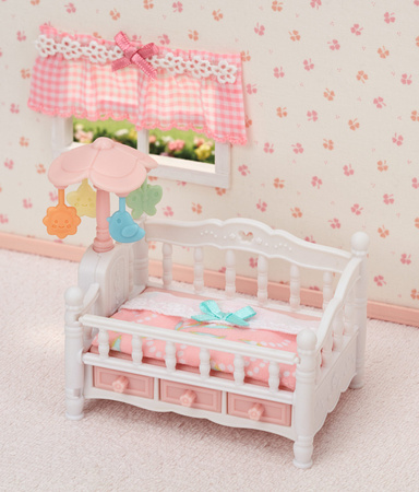 Sylvanian Families Baby cot with carousel 05534