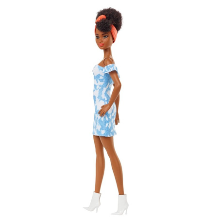 Poupée Barbie Fashionistas dans une robe HBV17