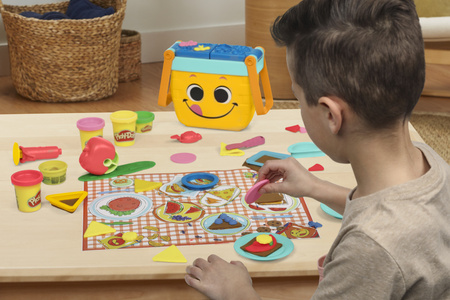 Play-Doh Starters picnic and learning shapes for children F6916