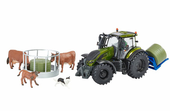 Green metal Valtra 43323 tractor set