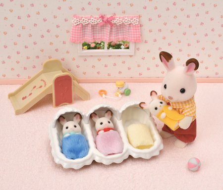 Sylvanian Families Bunnies Triplets with Chocolate Ears 05532