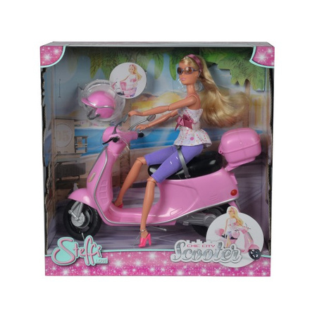 Steffi doll on a scooter 573-0282